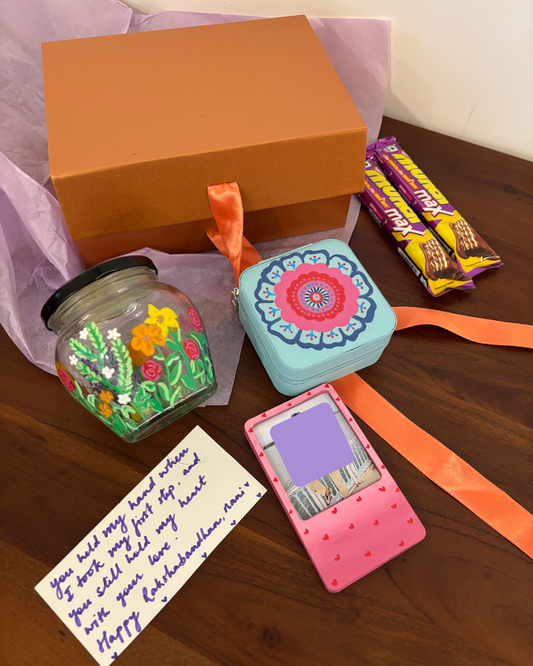 Trinkets & Treats – Gift Box