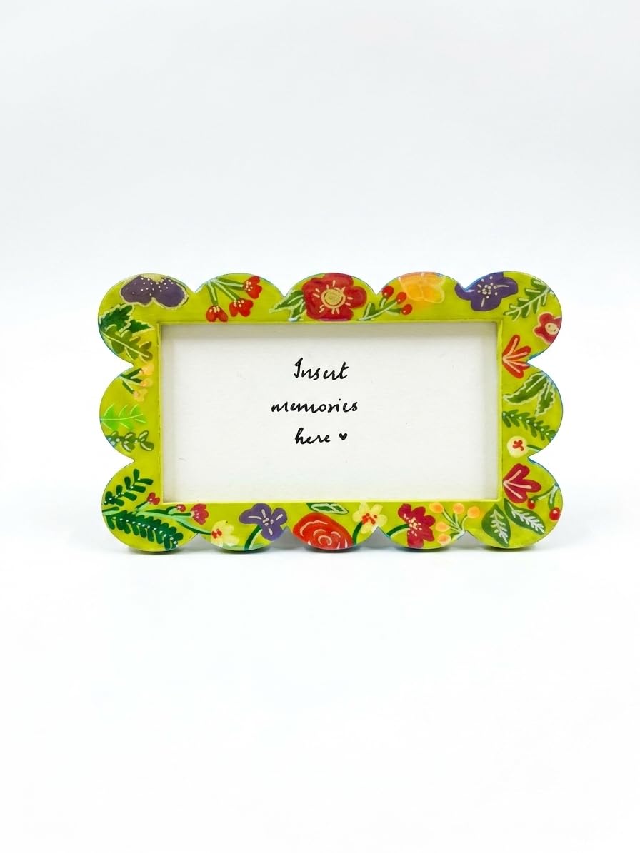 Green Scalloped Polaroid Fridge Magnet