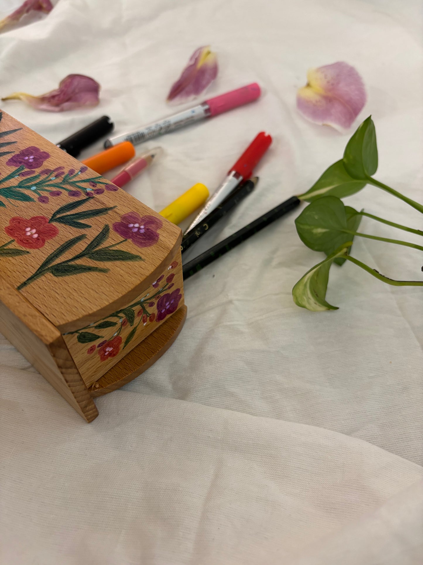 Vanya - Hand-Painted Wooden Pen stand