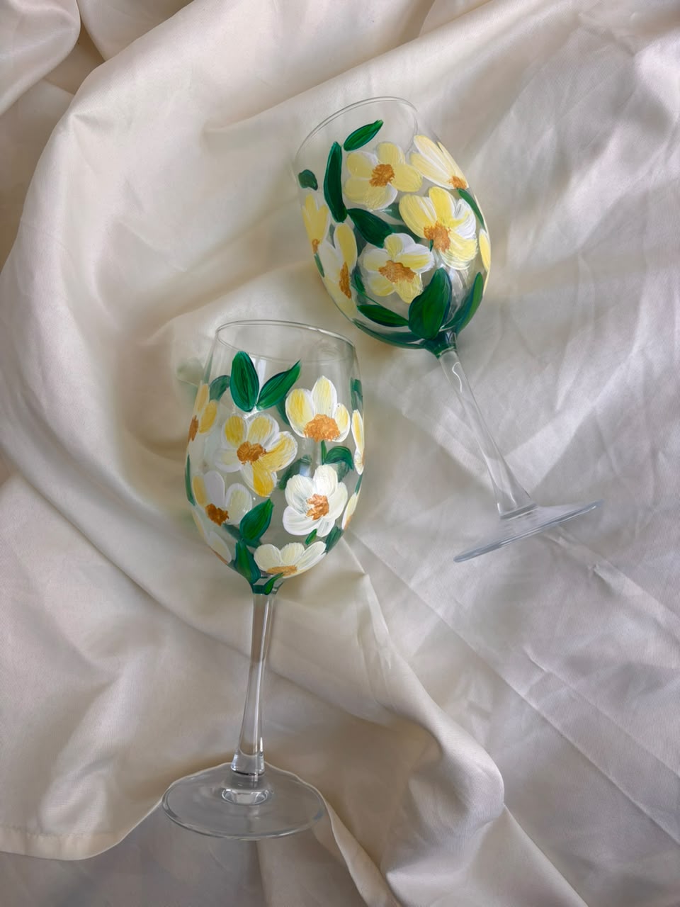 Daisy Meadow Hand-Painted Wine Glass Set of 2