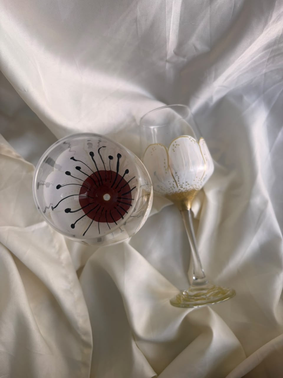 Lily Hand-Painted Wine Glass Set of 2
