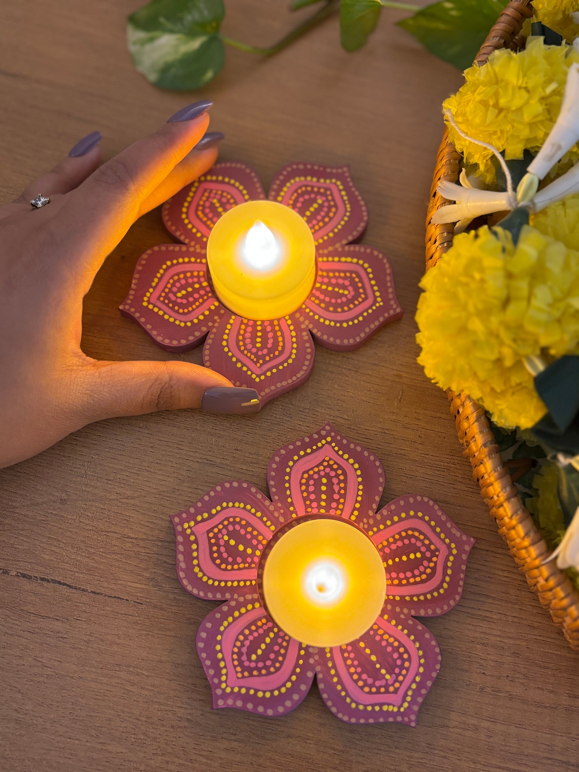 Decorative flower-shaped candles festive kalavrit